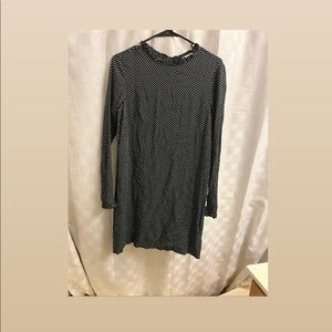 Polk a dot dress size 6